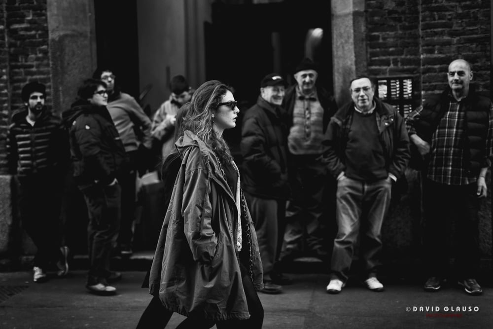 Ragazza nelle strade di Firenze fotografata da David Glauso