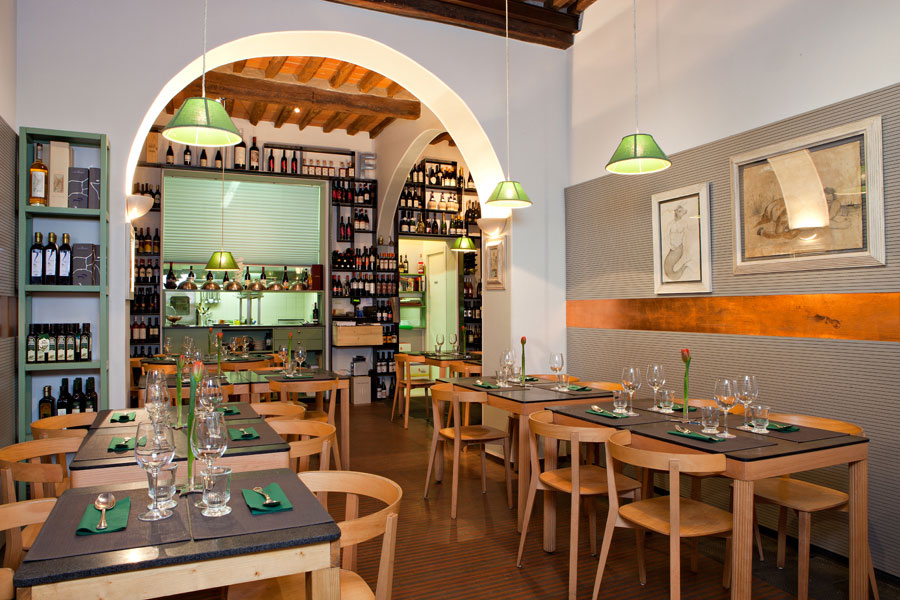 Il ristorante Da Filippo Pietrasanta è uno dei migliori risotranti della Versilia, propone piatti di pesce e caen tradizonali rivisitati in chiave moderna