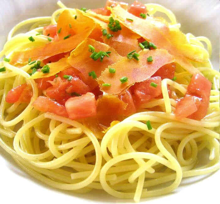 spaghetti pomodoro crudo e bottarga di muggine 2