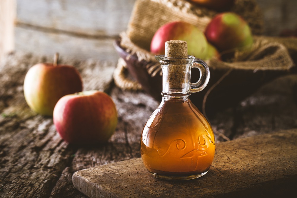 L'aceto di mele è un'ottima base per creare aceti aromatici in casa