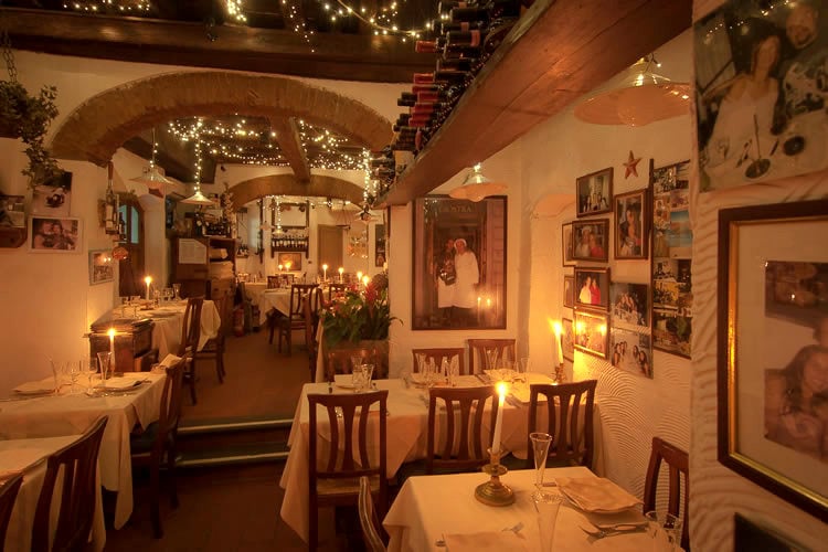 Tra i 5 ristoranti romantici a Firenze si trova il Ristorante La Giostra