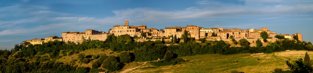 Casole d'Elsa è un borgo medievale ,al confine tra Firenze e Siena, ricco di arte ed eventi suggestivi
