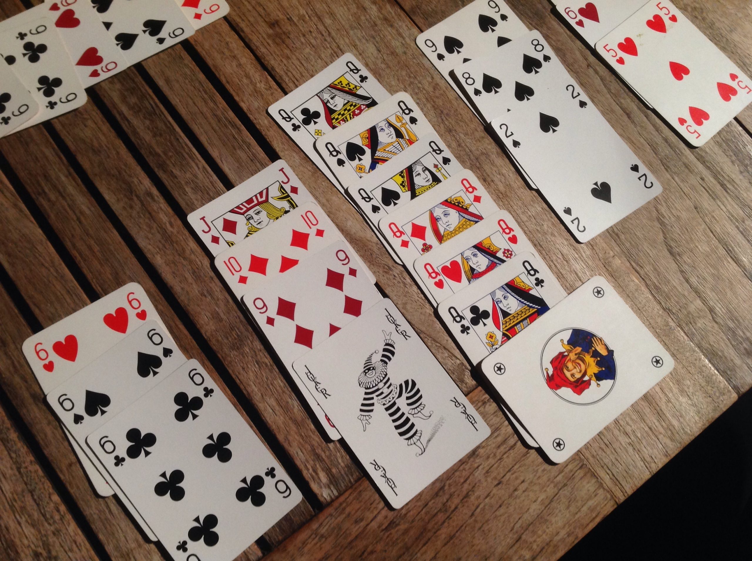 Il burraco è un gioco di carte molto praticato in Toscana