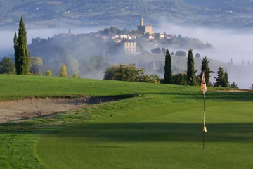 Il Golf Club Casentino a Poppi (AR) amplia il suo percorso a 11 buche. Nel 2015 le buche saranno 14