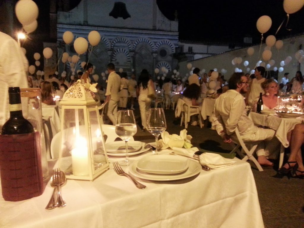Il Total White Dinner Pistoia 2014 o Cena in Bianco si terrà a Pistoia sabato 6 settembre