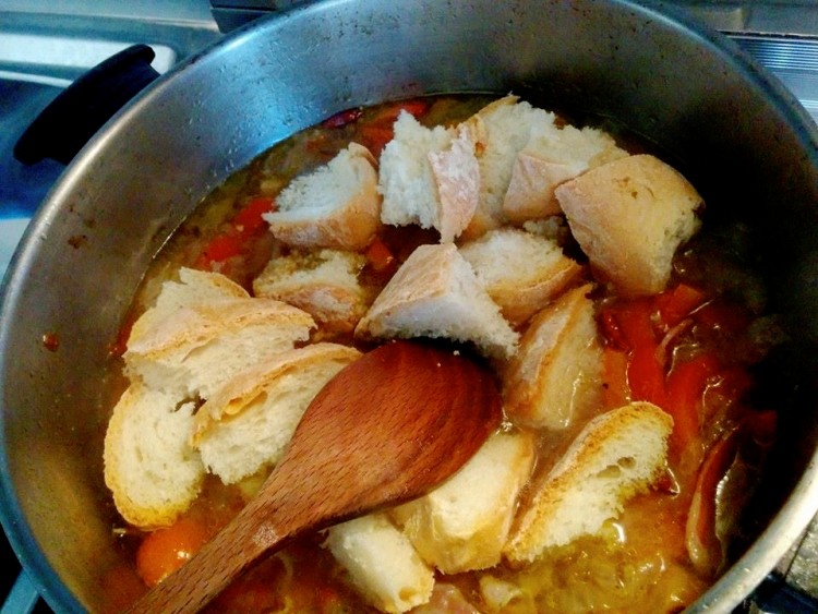 Ricetta dell' acquacotta, piatto tipico della cucina toscana tradizionale.