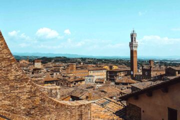 Centro storico di Siena con Torre del Mangia