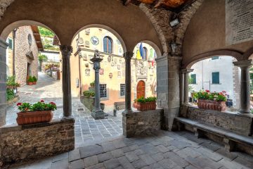 Cutigliano è un borgo medievale sull'Appennino pistoiese. Ricco di storia, è una delle più importanti stazioni sciistiche della Toscana e punto di ritrovo per gli amanti della montagna.