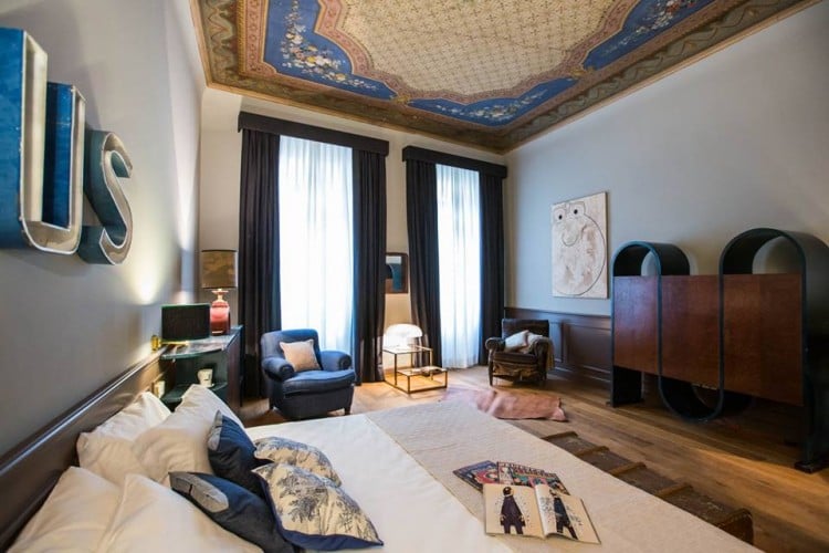 Soprarno Suites è un bed and breakfast a Firenze molto originale, in pieno centro storico: camere spaziose, ospitalità eccellente e arredi da capogiro.