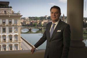 Intervista a Valentino Bertolini, Direttore Generale dei hotel lusso 5 stelle Superior St Regis Firenze e dell' hotel 5 stelle Westin Excelsior Firenze
