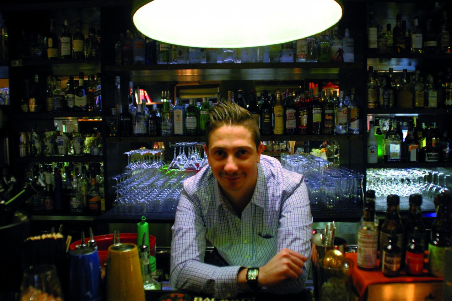 Jacopo Rosito è il capo barman del bar dell'hotel Four Seasons di Firenze