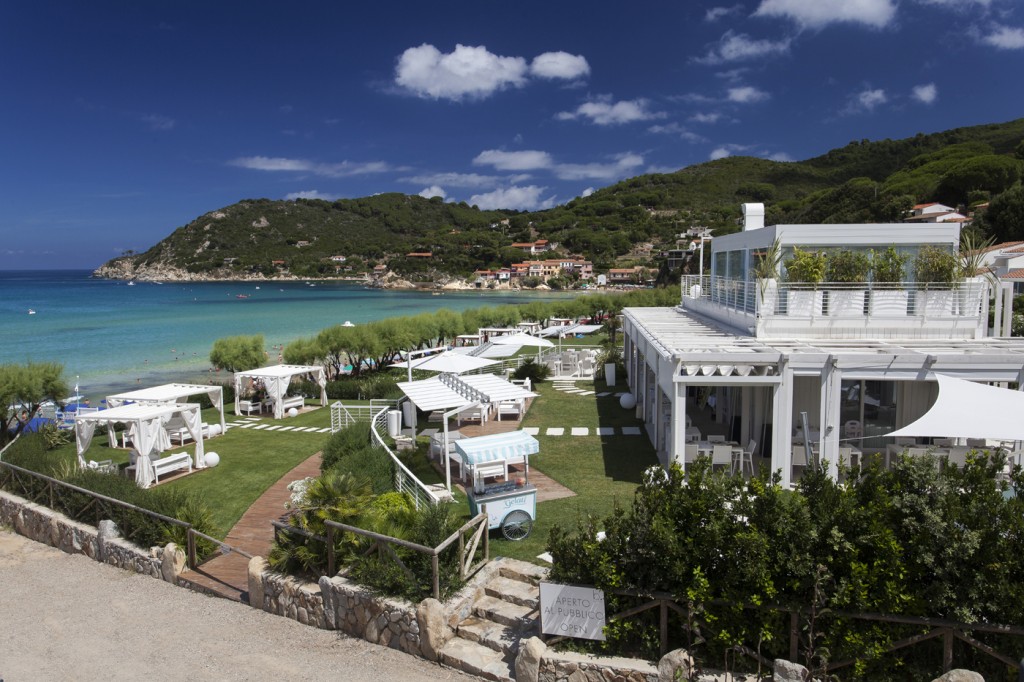 Il Baia Bianca Suites, all'Isola d'Elba, apre la stagione 2015 con un Menù Degustazione Expo al favoloso Baia Bianca Bistrot.