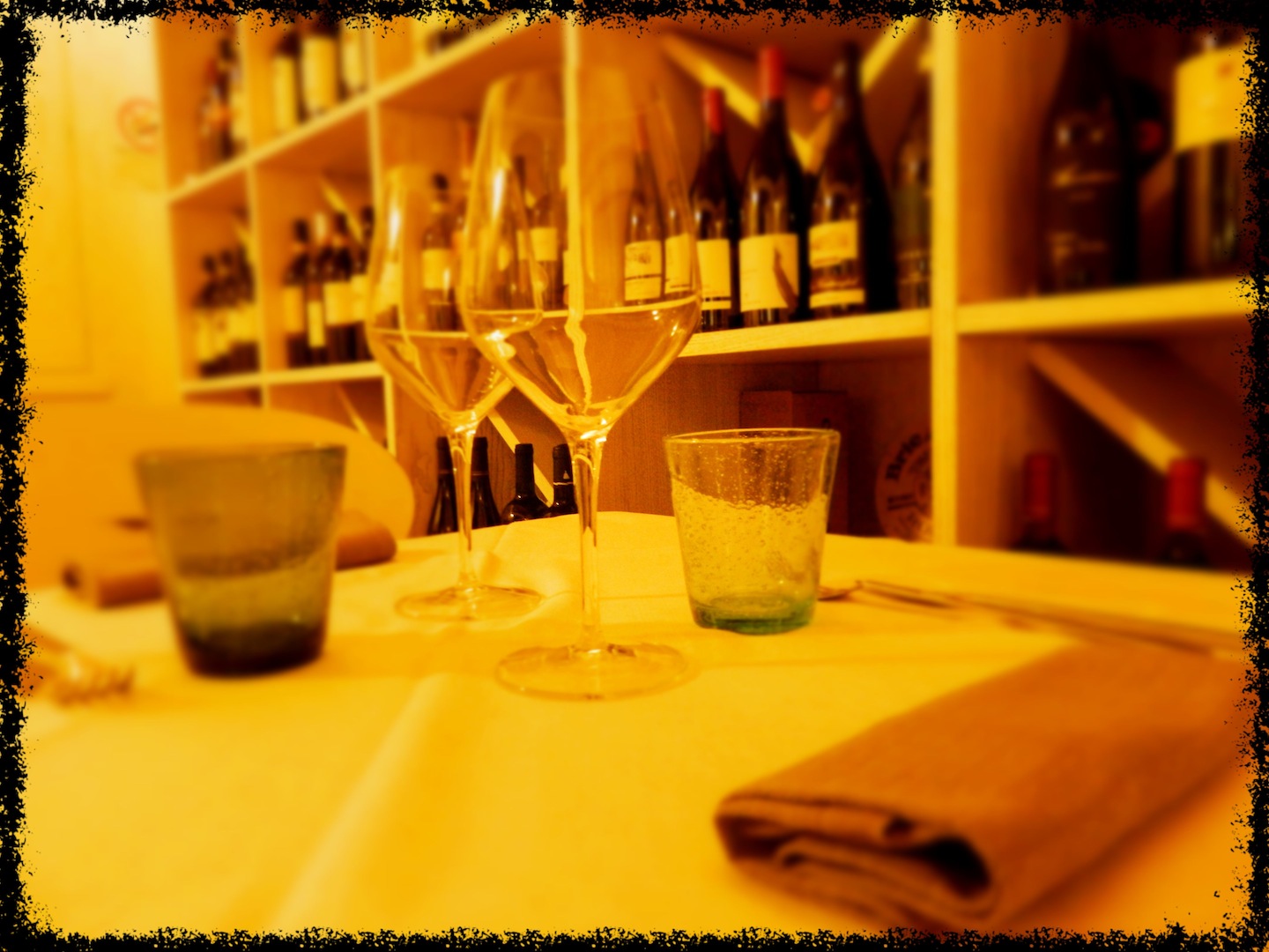 L' Enoteca 7 Rosso a Fiesole è un locale confortevole, dove una buona cucina toscana rivisitata si accompagna ad un'ampia scelta di vini e birre artigianali