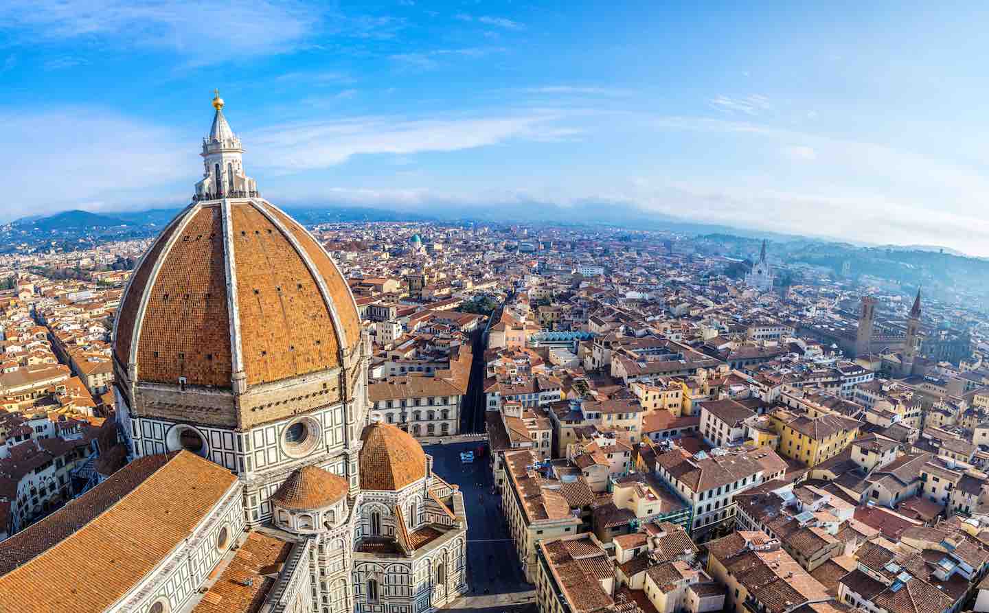 Alla scoperta della Firenze nascosta: dalla testa di toro sulla facciata del Duomo, all' autoritratto di Michelangelo scolpito sul muro di Palazzo Signoria