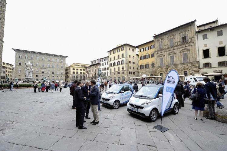 Blue Party by Car2go a Firenze, martedì 23 Giugno, dalle ore 19:00 presso la Limonaia di Palazzo Corsini. Car2go: muoversi non è mai stato così facile.