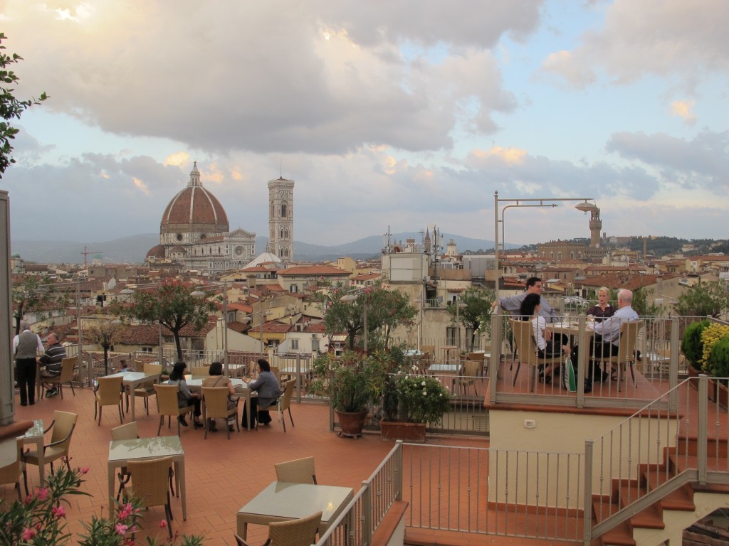 I migliori luoghi da dove vedere i Fochi di San Giovanni a Firenze: dall'Hotel Minerva a Ponte Santa Trinita, dalla Terrazza Brunelleschi all'Easy Living