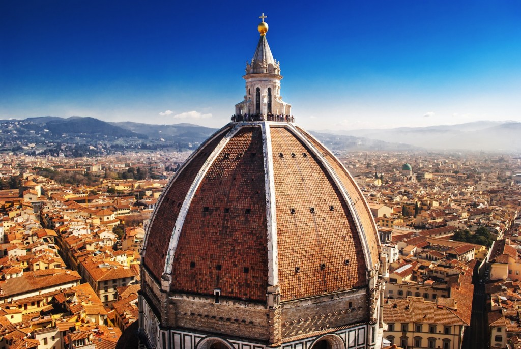 La Cupola del Duomo di Firenze ad opera di Filippo Brunelleschi è la più grande cupola in muratura del mondo. La sua storia racconta aneddoti e curiosità