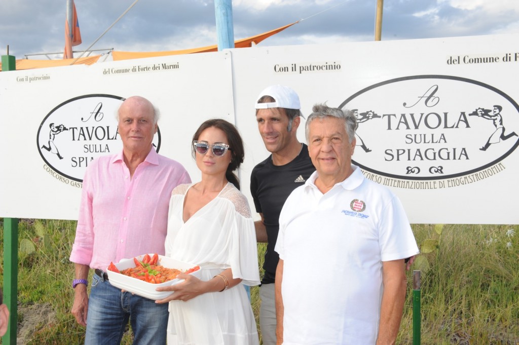 Si è conclusa l'edizione 2015 di "A Tavola sulla Spiaggia" a Forte dei Marmi, l'evento ideata da Gianni Mercatali che in giuria conta 13 stelle Michelin
