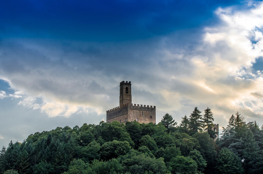 Poppi è uno dei 23 borghi più belli d'Italia in Toscana. Si trova in Casentino (Arezzo), terra ricca di cultura, storia, e prodotti tipici
