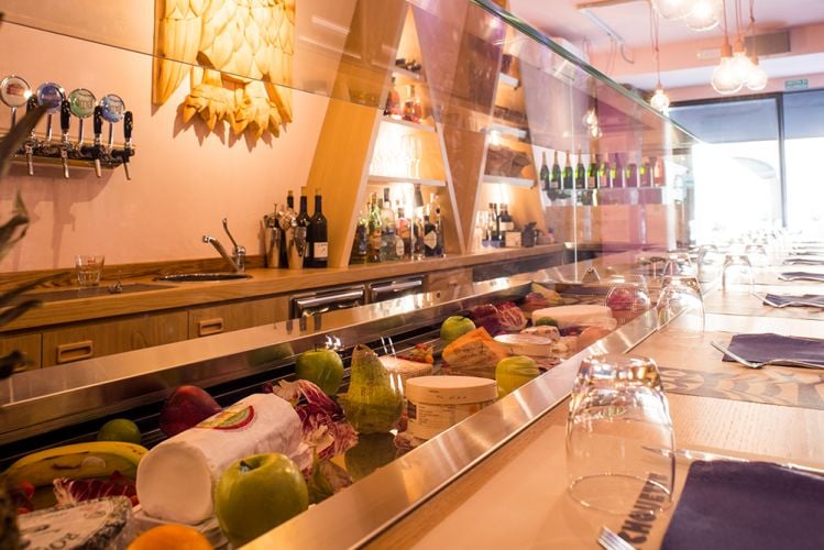 5 ristoranti cool a Firenze dove lo “stare a tavola” e la tradizione toscana si sono intrecciati a nuove idee, creando innovativi concetti di ristorazione.