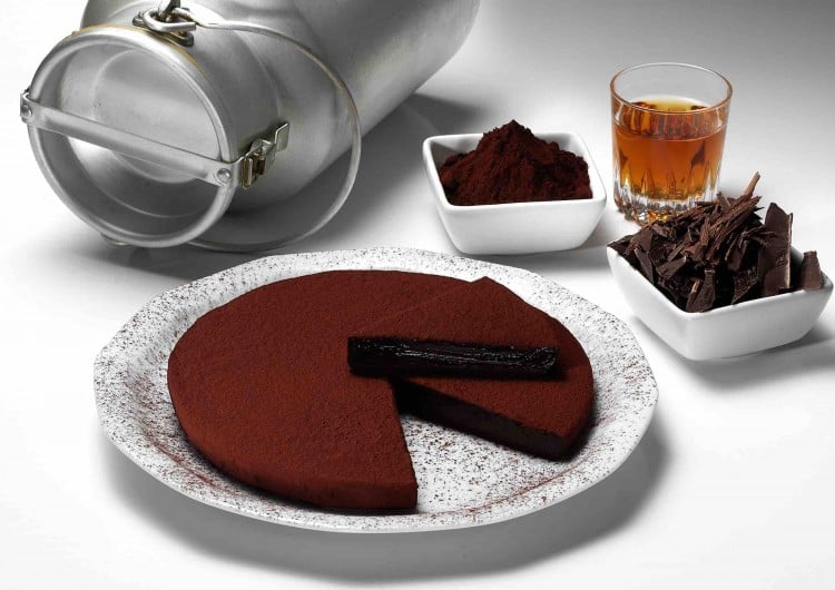 La Torta Pistocchi è un famoso dolce artigianale di Firenze a base di cioccolato