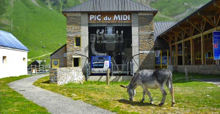 Tour degli Alti Pirenei francesi nella regione Midi-Pyrénées: dal circolo di Gavarnie, al Pic du Midi, passando per il Colle del Tourmalet fino a Lourdes