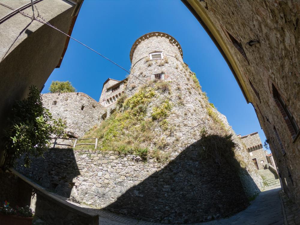 Torre del Castello dei Malaspina a Fosdinovo in Toscana