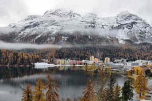 Saint Moritz o Sankt Moritz: romantici paesaggi, scenari naturali mozzafiato, acque termali dalle proprietà terapeutiche ed i prestigiosi Kempinski e Kulm Hotel