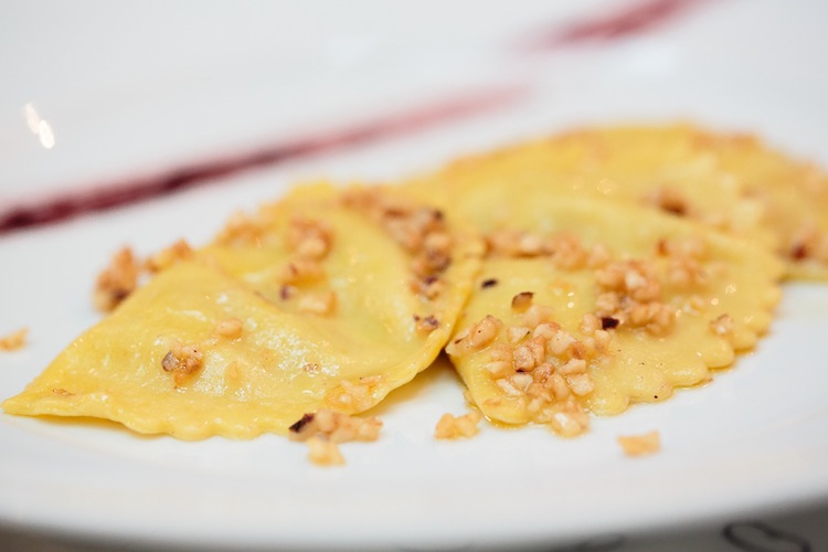 Al Ristorante Industria a Firenze, lo chef Andrea Venzo propone piatti tipici della cucina veneta, sposandoli con prodotti e sapori della tradizione toscana.