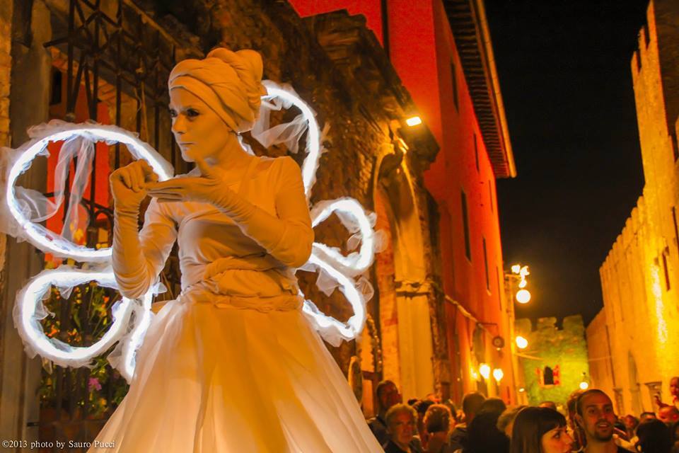 Mercantia 2016, 29esimo Festival Internazionale di Teatro di Strada, come ogni anno si terrà in Toscana nel borgo medievale di Certaldo dal 13 al 17 Luglio 2016.