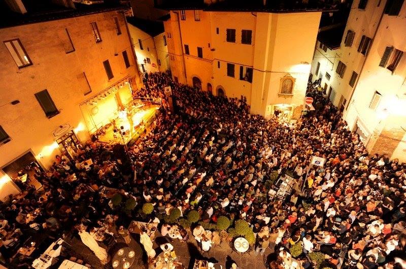 Settembre in Piazza della Passera, il festival di poesia, musica, video e performance a cura della poetessa e performer Rosaria Lo Russo e Alessandro Puccio. Dal 6 al 9 settembre 2016.