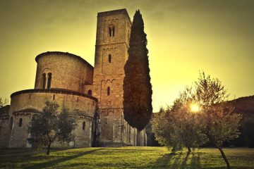 Viaggio tra le principali abbazie della Toscana, luoghi ricchi di fascino, immersi in mistiche atmosfere di ultraterrena bellezza