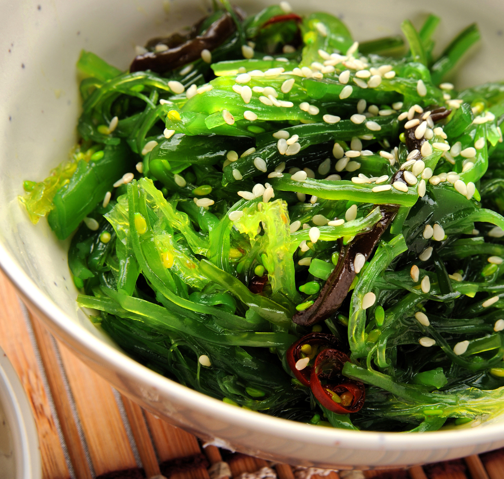 Le alghe alimentari sono un prezioso cibo che da sempre l'uomo utilizza in cucina, grazie al loro apporto nutritivo e vitaminico.
