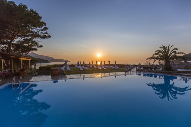 Hotel Biodola: albergo sport&family friendly all'Isola d'Elba, affacciato su una bellissima spiaggia dell'Arcipelago, il Golfo della Biodola