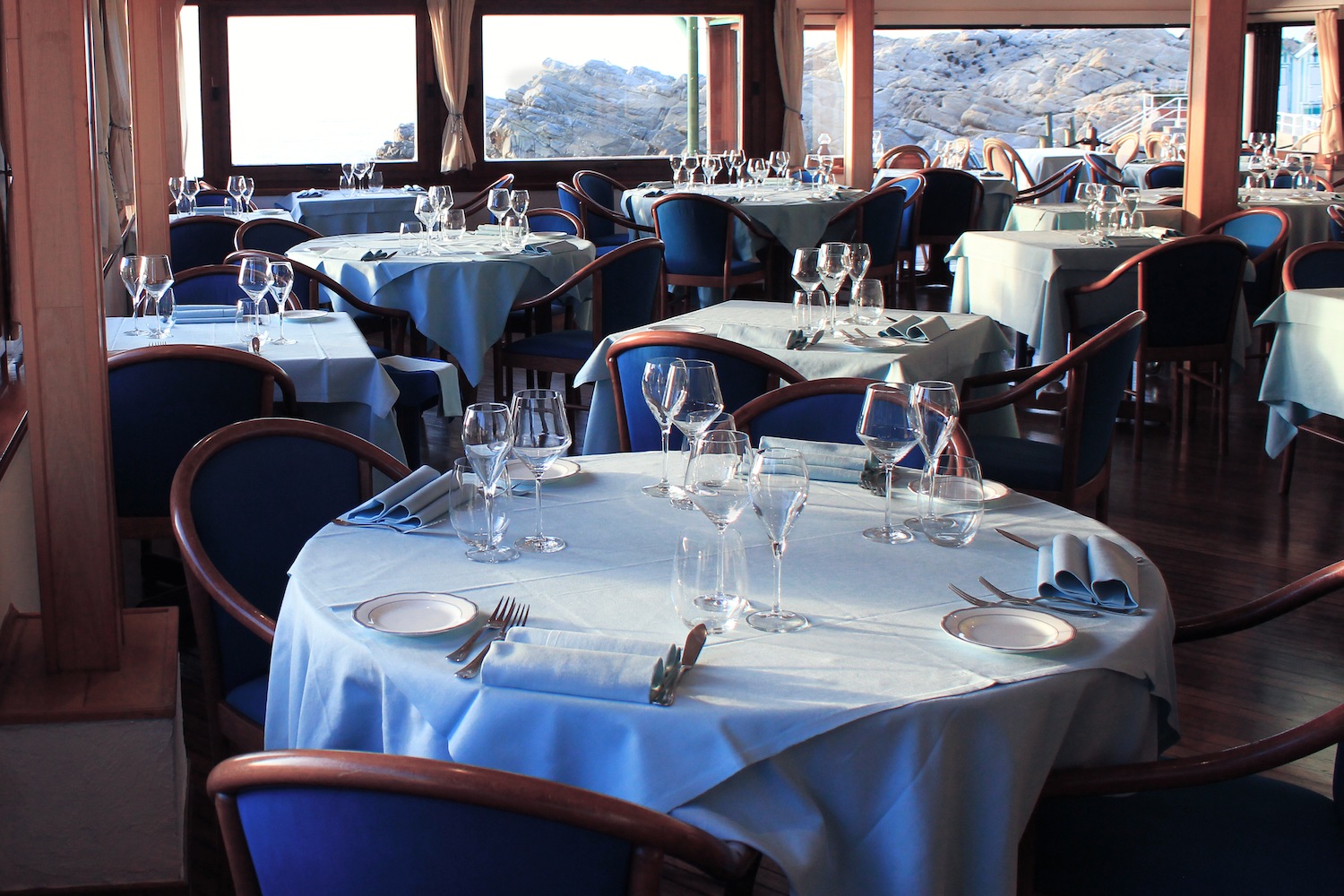 Il ristorante Capo Nord all'Isola d'Elba si trova nel punto più a Nord dell'isola, sopra Marciana Marina,sulla bellissima spiaggia Fenicia