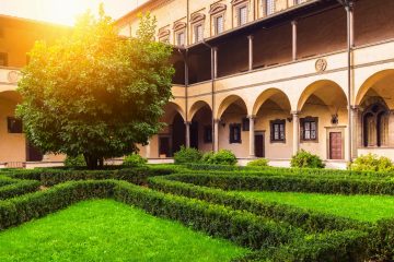 La Biblioteca Medicea Laurenziana a Firenze è una delle biblioteche più importanti del mondo, dove si trova la raccolta privata dei libri della famiglia de' Medici.