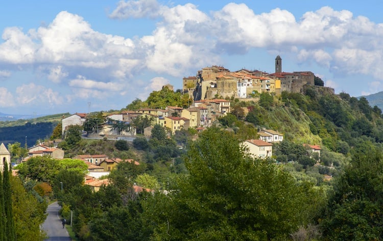 Montegiovi e Montenero d'Orcia sono le frazioni di Castel di Piano in Val d'Orcia, bellissimi borghi toscani da visitare, ricchi di tradizione e storia.