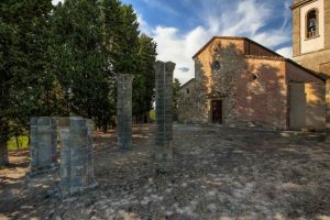 Un viaggio on the road in Toscana dalla Val d'Elsa alle Crete Senesi alla scoperta delle più belle chiese del Chianti: real Tuscan Experience.