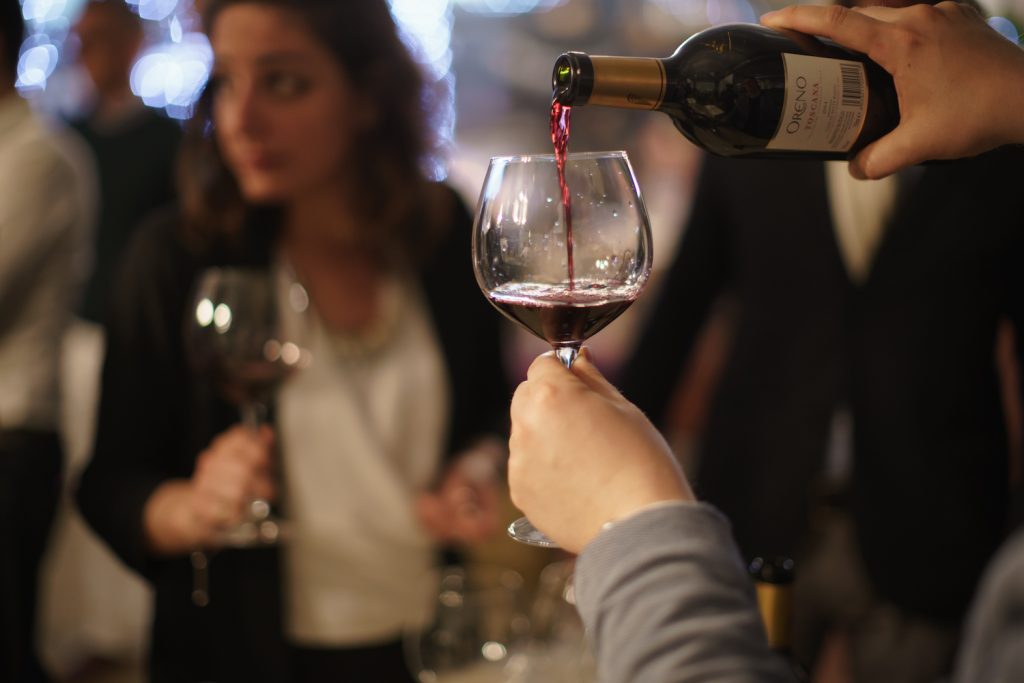 Il concorso vinicolo internazionale BIWA 2017 è stato vinto da Oreno 2015 della Tenuta Sette Ponti, un vero successo per il vino toscano