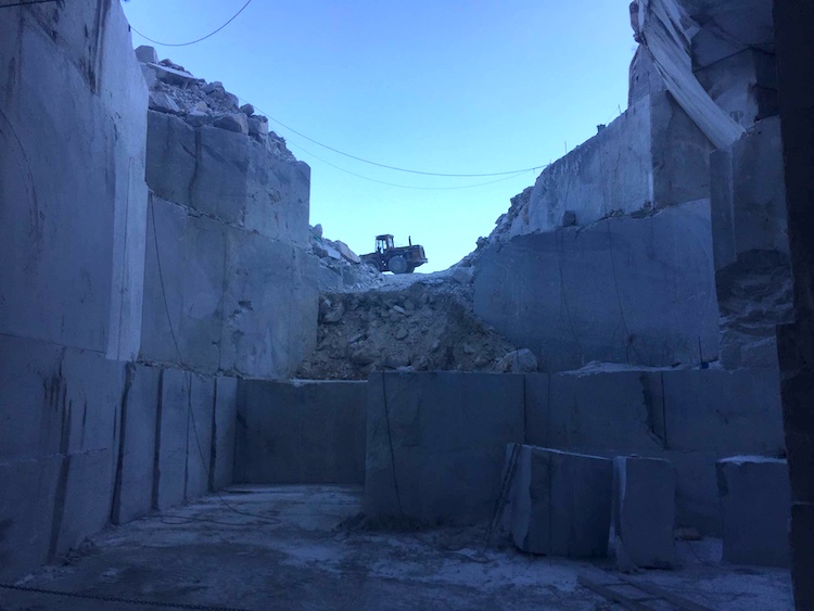 Tour delle cave di marmo bianco di Carrara con tappa a Colonnata per la festa della lizzatura