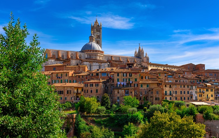 Un tour in Toscana fatto di charme ed eleganza alla scoperta dei migliori hotel di lusso a Siena.