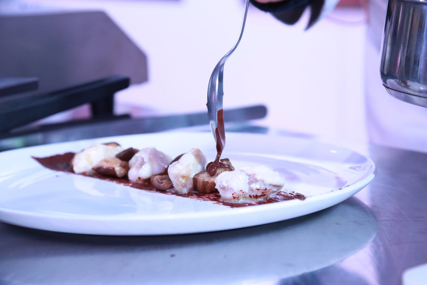 Alla Fiera del Cioccolato Artigianale di Firenze mercoledì 7 marzo alle 15 arriva lo chef Alessandro Borghese per uno show cooking d'eccezione.