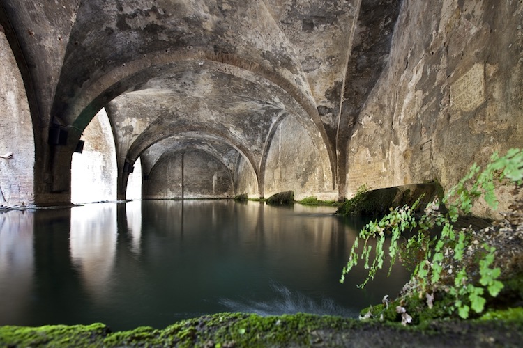 Alla scoperta di Siena sotterranea, un weekend nella città del Palio camminando per i bottini di Siena, la rete di approvvigionamento d'acqua delle fonti storiche della città.