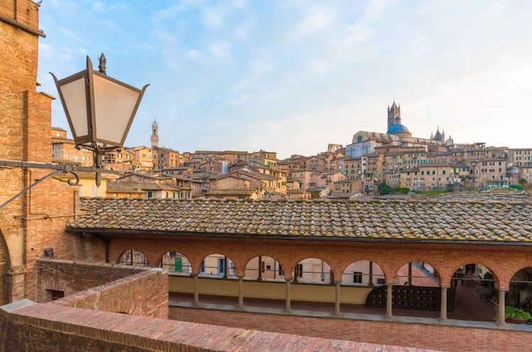 L' Università di Siena è una delle prime scuole di formazione superiore di Italia, fondata nel 1240