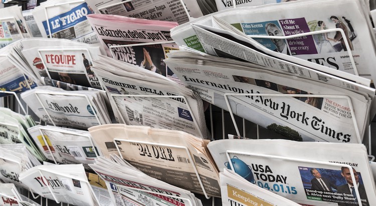 A sostenere il sorpasso definitivo dei quotidiani online rispetto ai giornali cartacei sono alcuni dei massimi esperti del settore