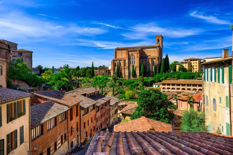 Nel Blog Siena all'interno della nostra Rivista toscana abbiamo raccolto le migliori frasi celebri su Siena