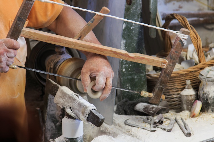 L'artigianato toscano ha una storia millenaria e annovera tra i suoi prodotti alcune delle eccellenze artigianali più vendute nel mondo