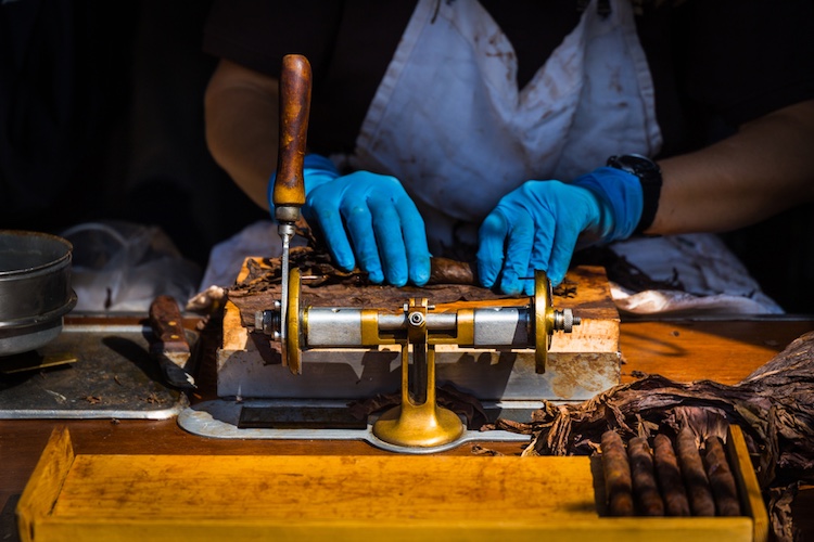 L'artigianato toscano ha una storia millenaria e annovera tra i suoi prodotti alcune delle eccellenze artigianali più vendute nel mondo