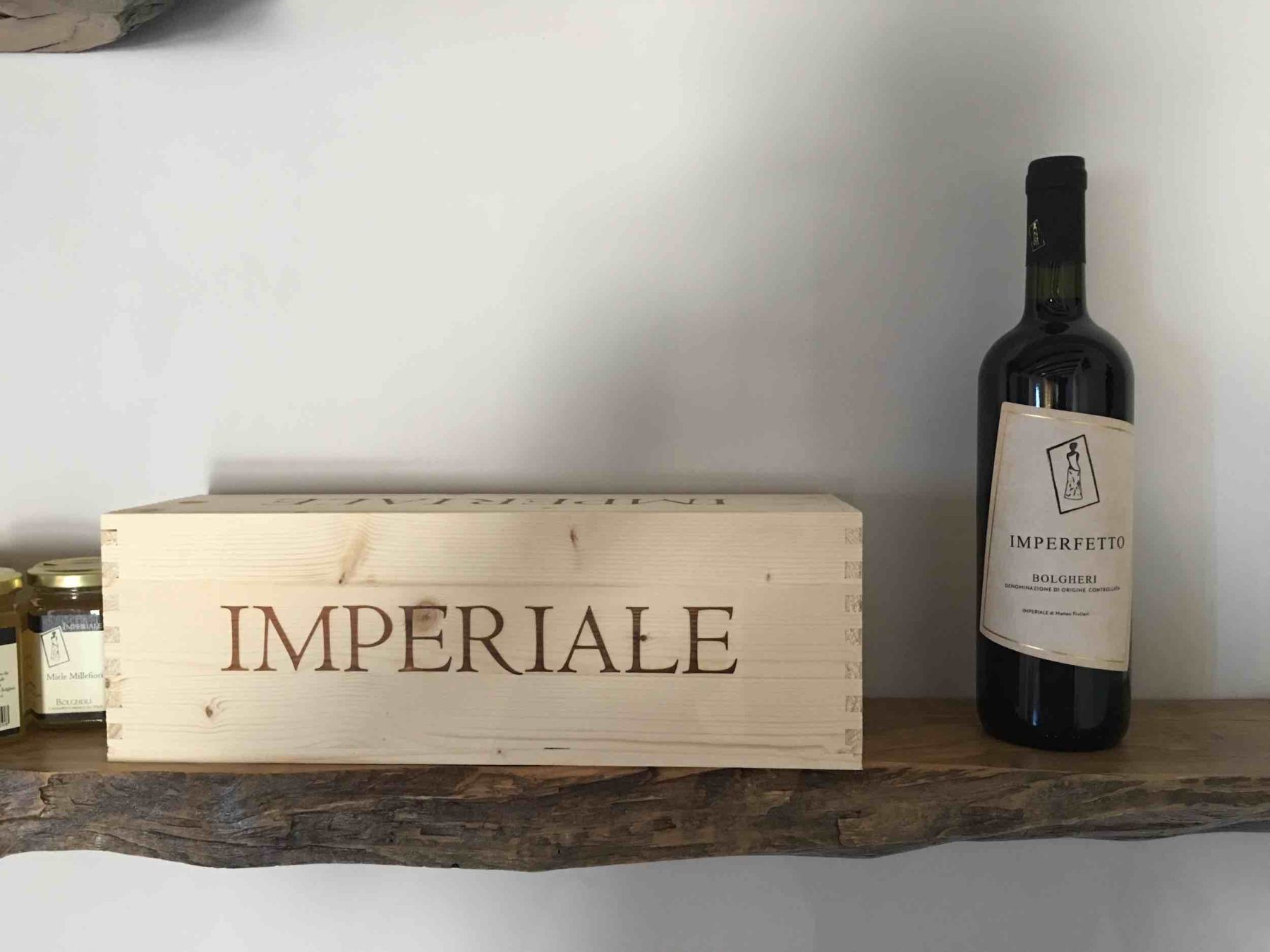 L' Azienda Agricola Imperiale di Bolgheri è un'azienda biologica toscana che produce vino, miele, olio Evo, farina e pasta di grani antichi.