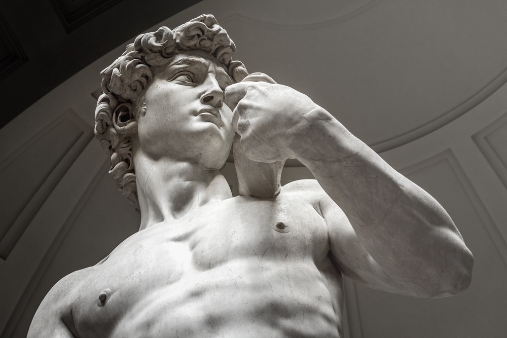 La statua originale del Daviddi Michelangelo è esposto alla Galleria dell'Accademia di Firenze